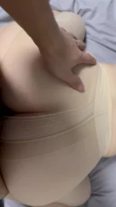 丝袜肥臀母猪受精