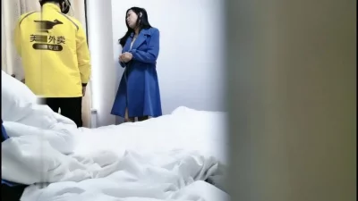 快进来让我老婆的骚逼给你暖暖鸡巴