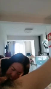 深喉毒龙，无套内射！